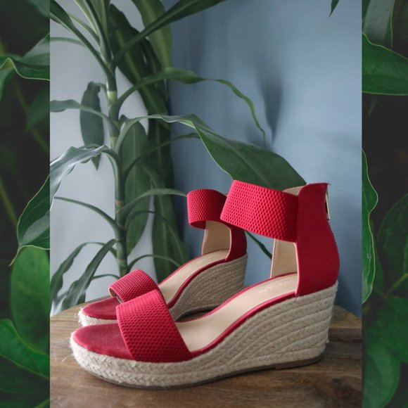 EXPRESSION Wedge Sandals - Picture 3 of 7